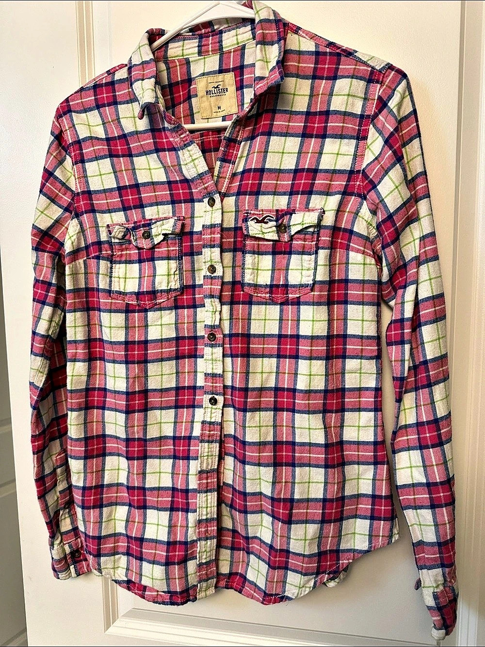 Hollister Plaid Button Down Shirt in Pink & White Size Medium Like New